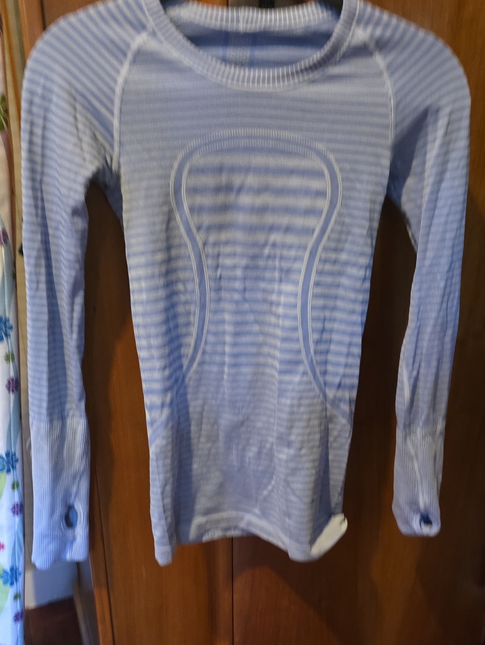 Womens  Long-Sleeve Lululemon Performance Top - Light Blue Stripe